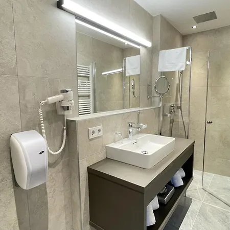 - Next To Areitxpress Liftstation زيل أم سي